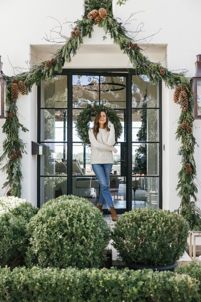 camille styles outdoor holiday decor 865x1298