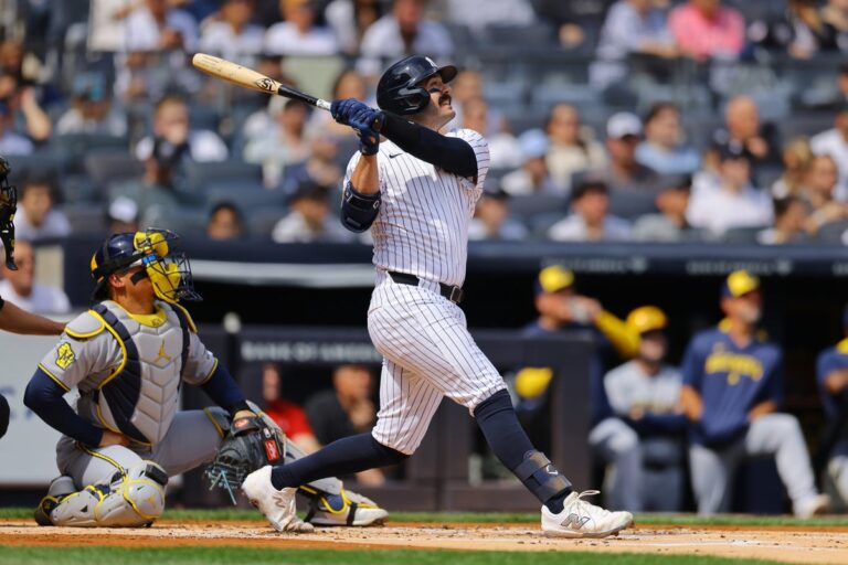 new york yankees austin wells hitting home run with torpedo bat