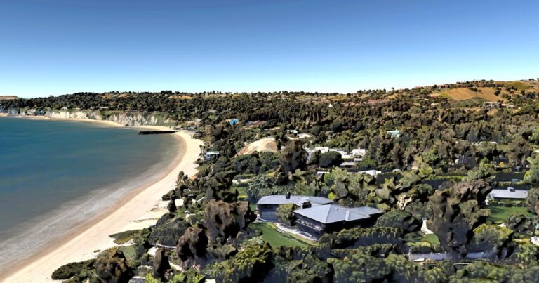 urlhttps3A2F2Fcalifornia times brightspot.s3.amazonaws.com2Fc82Fea2Ff4872f61461385ca3ad94778e1902Ffi andreessen malibu